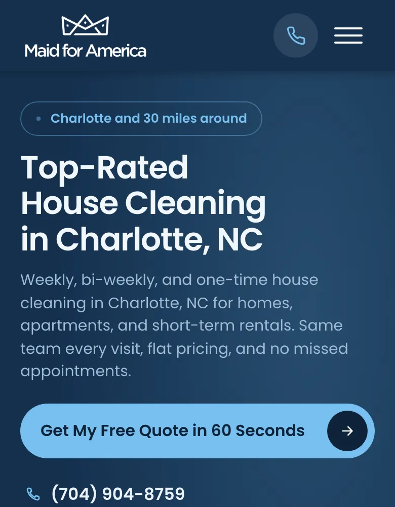 Print da página inicial do site da Maid for America no celular: título sobre limpeza de casas em Charlotte, botão de orçamento e telefone.